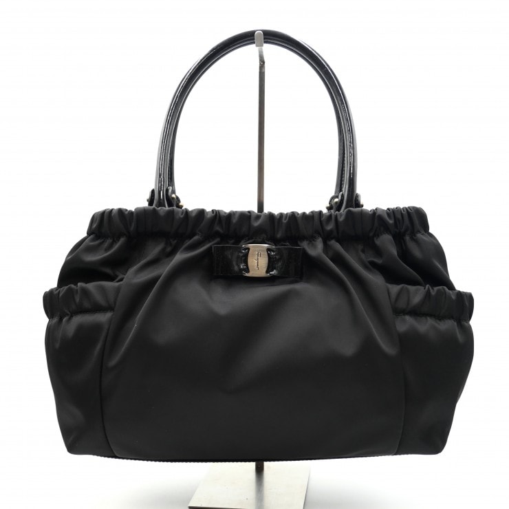 Salvatore Ferragamo(サルヴァトーレ フェラガモ)ハンドバッグ ブラック ナイロン パテントレザー リボン レディース AU-21/C786【中古】