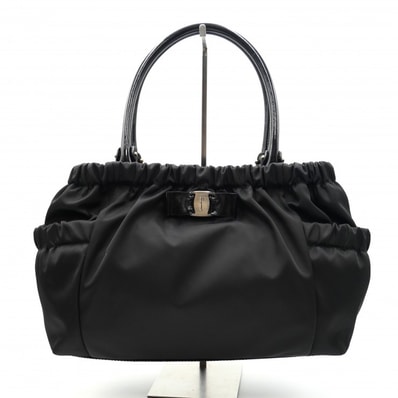Salvatore Ferragamo(サルヴァトーレ フェラガモ)ハンドバッグ ブラック ナイロン パテントレザー リボン レディース AU-21/C786【中古】