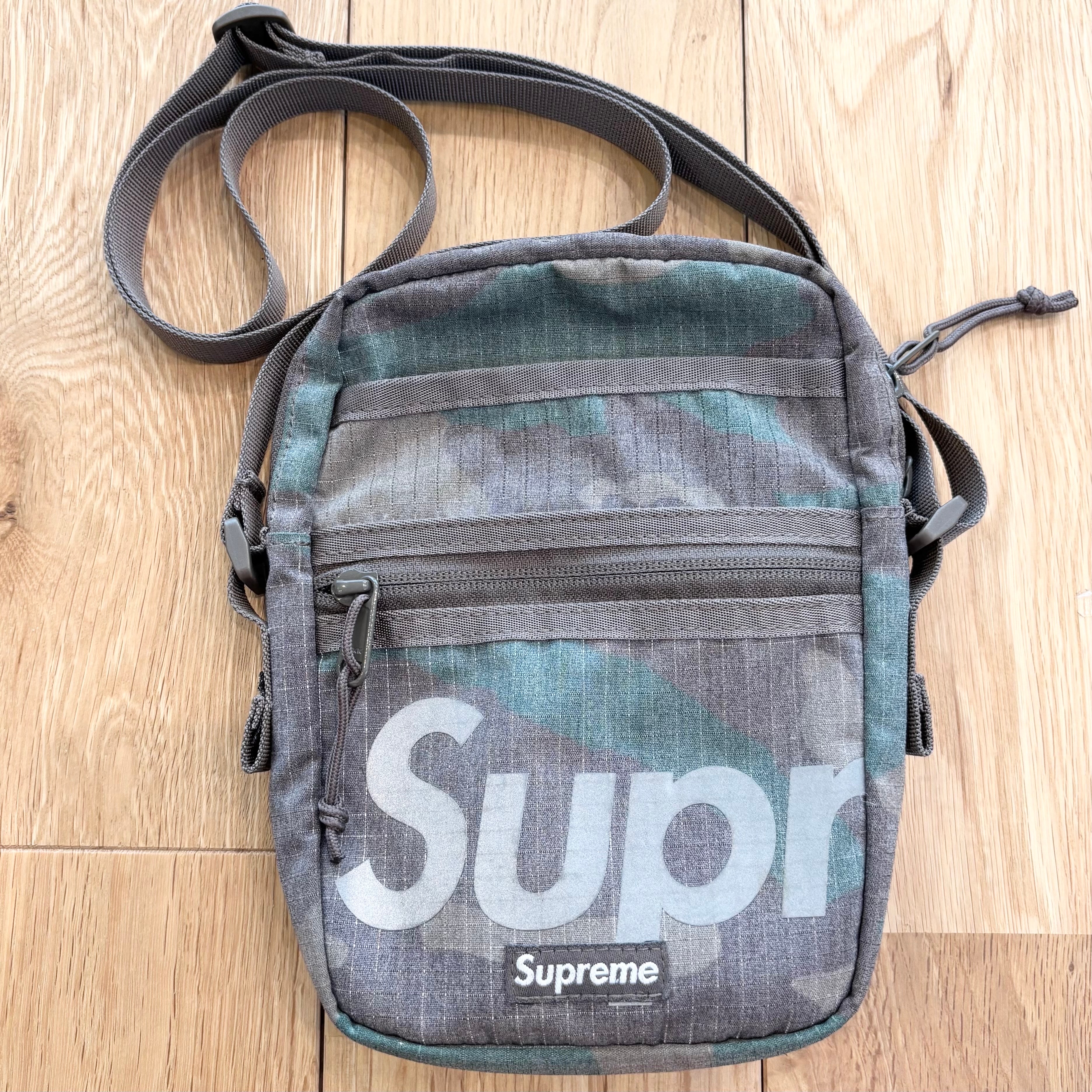 Supreme 20FW Sling Bag 4L 
