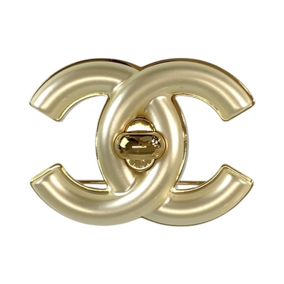 新品未使用 CHANEL シャネル ココマーク ターンロック パール クリーム ゴールド メッキ ブローチ B24 A刻印 602381 【中古】