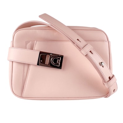 サルヴァトーレフェラガモ Salvatore Ferragamo ショルダーバッグ ガンチーニ レザー ピンク レディース【中古】 z9681