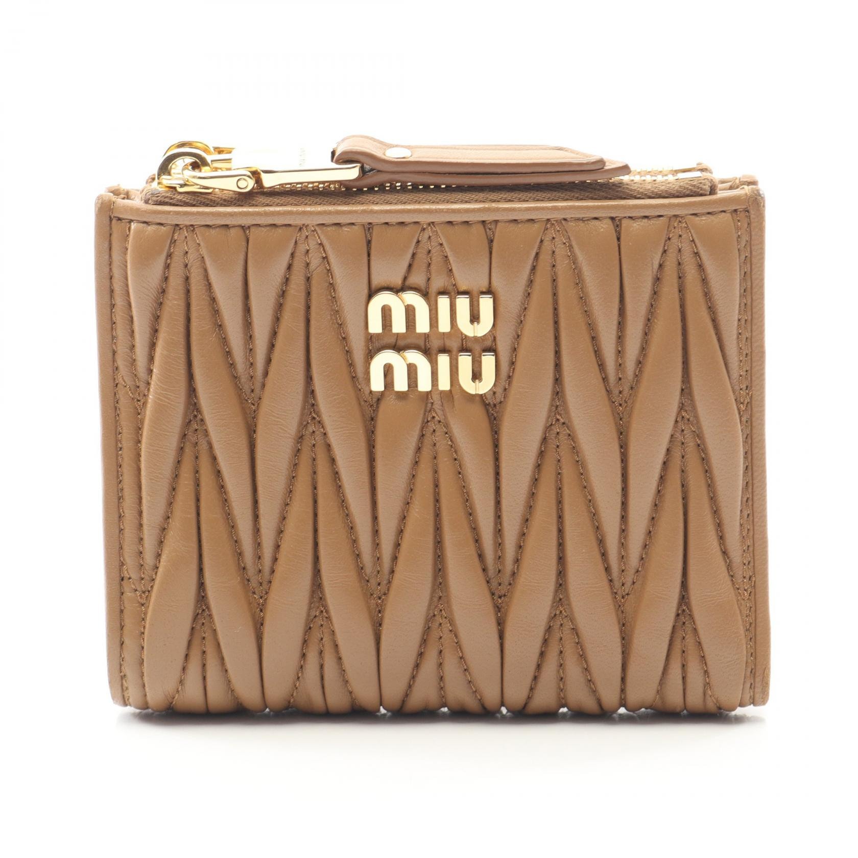 ミュウ ミュウ Miu Miu MATELASSE マテラッセ 二つ折り財布 財布 レザー レディース ブラウン系 5ML024 【中古】