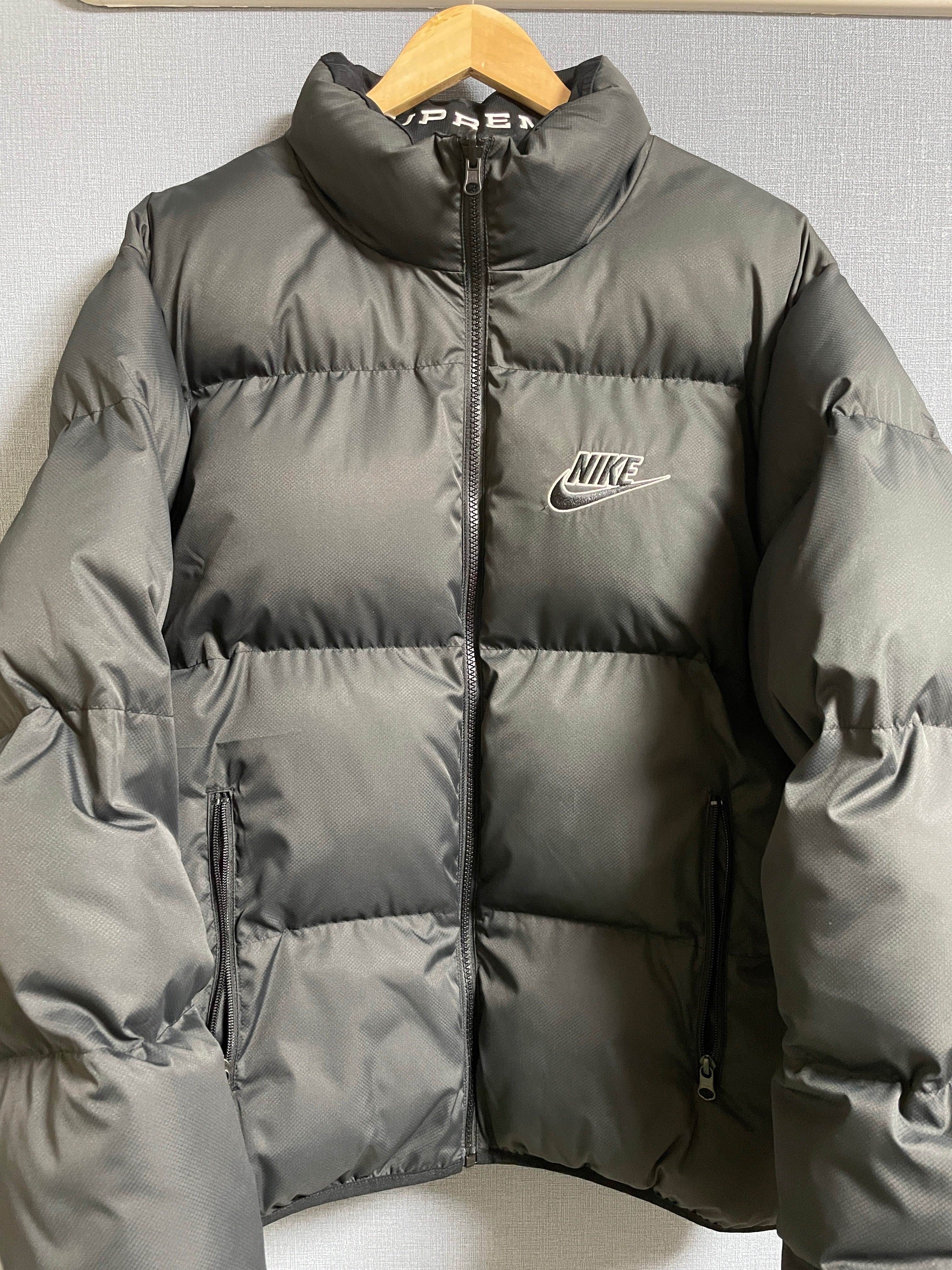 Supreme / Nike® Reversible Puffy Jacket "Black"