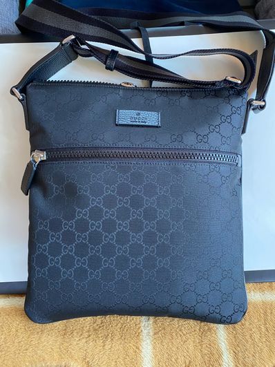 GUCCIスプリームショルダーBLACK