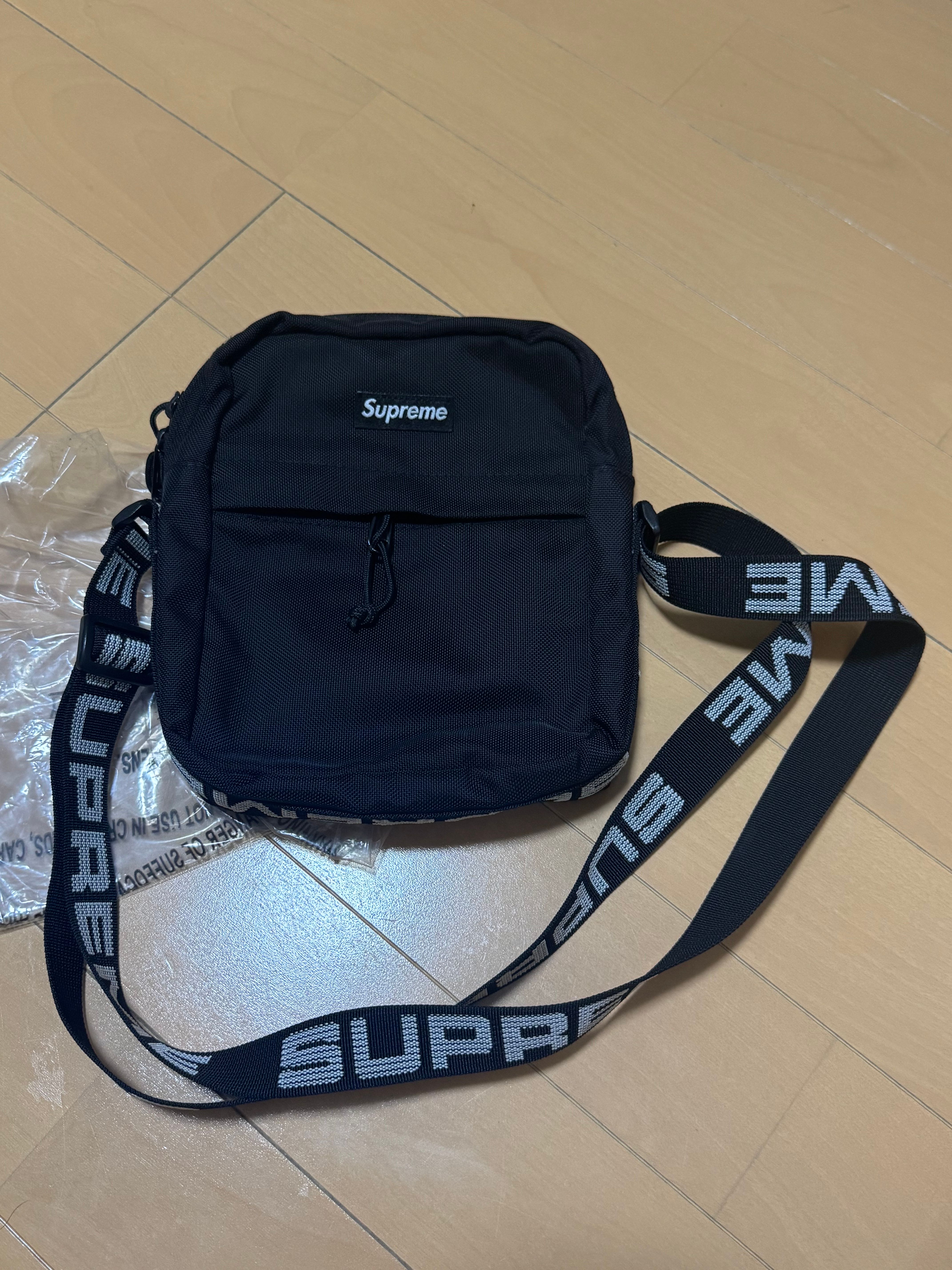 シュプリーム 18SS ショルダー バック "ブラック"