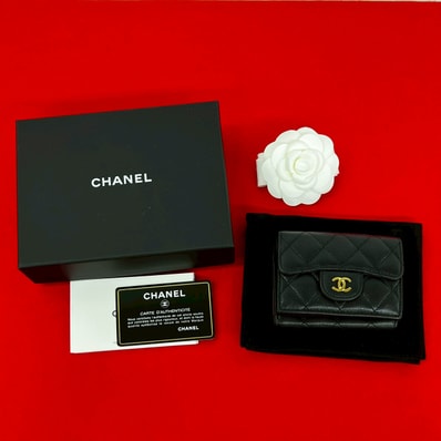 CHANEL シャネル マトラッセ ココマーク 金具 キャビアスキン 三つ折り財布 ブラック
40139