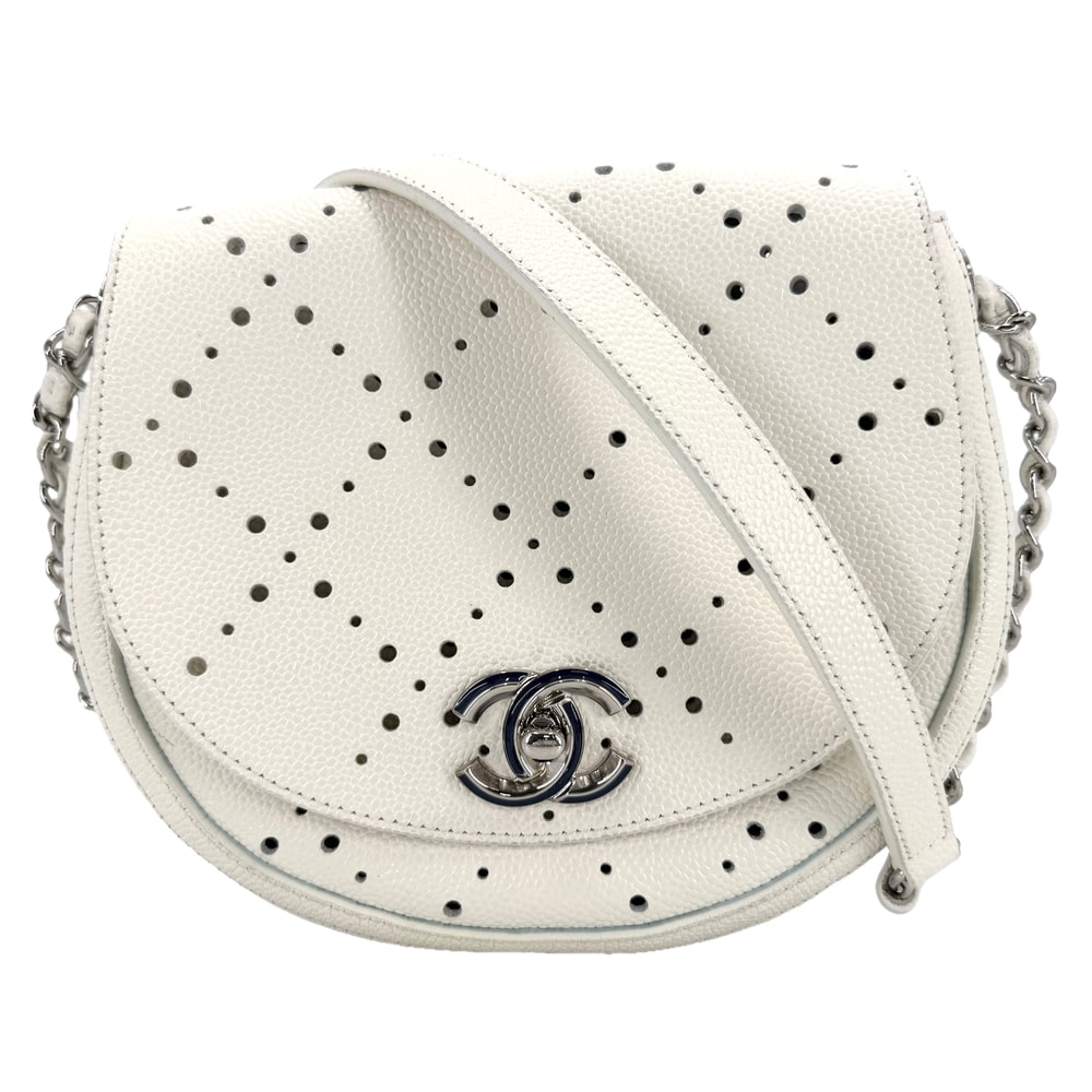 CHANEL シャネル ショルダーバッグ パンチング ポシェット ココマーク 斜め掛け 小さめ レザー    ホワイト 白 シルバー金具 レディース【中古品】