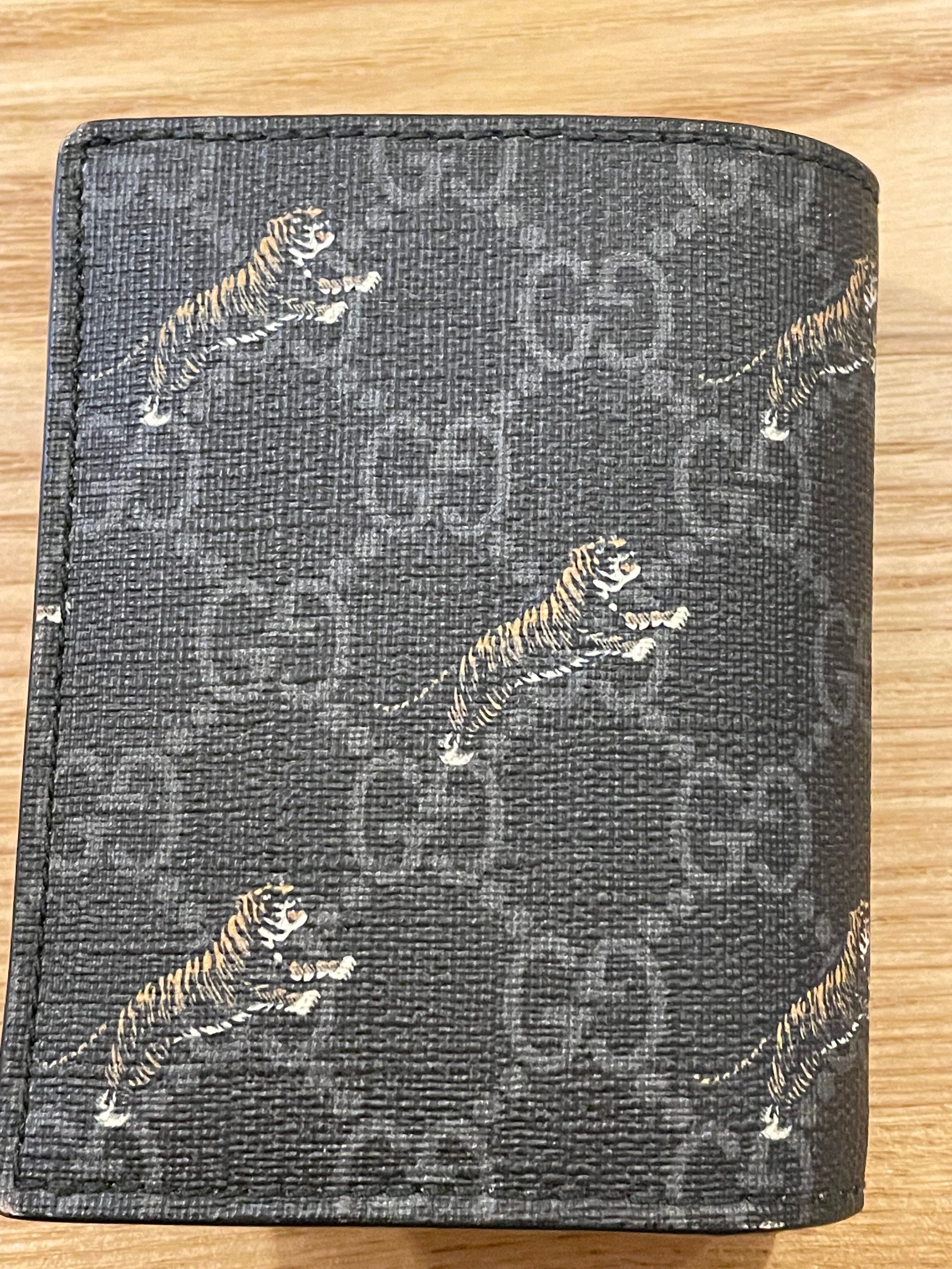 GUCCI GG Supreme Tiger Print Coin Wallet