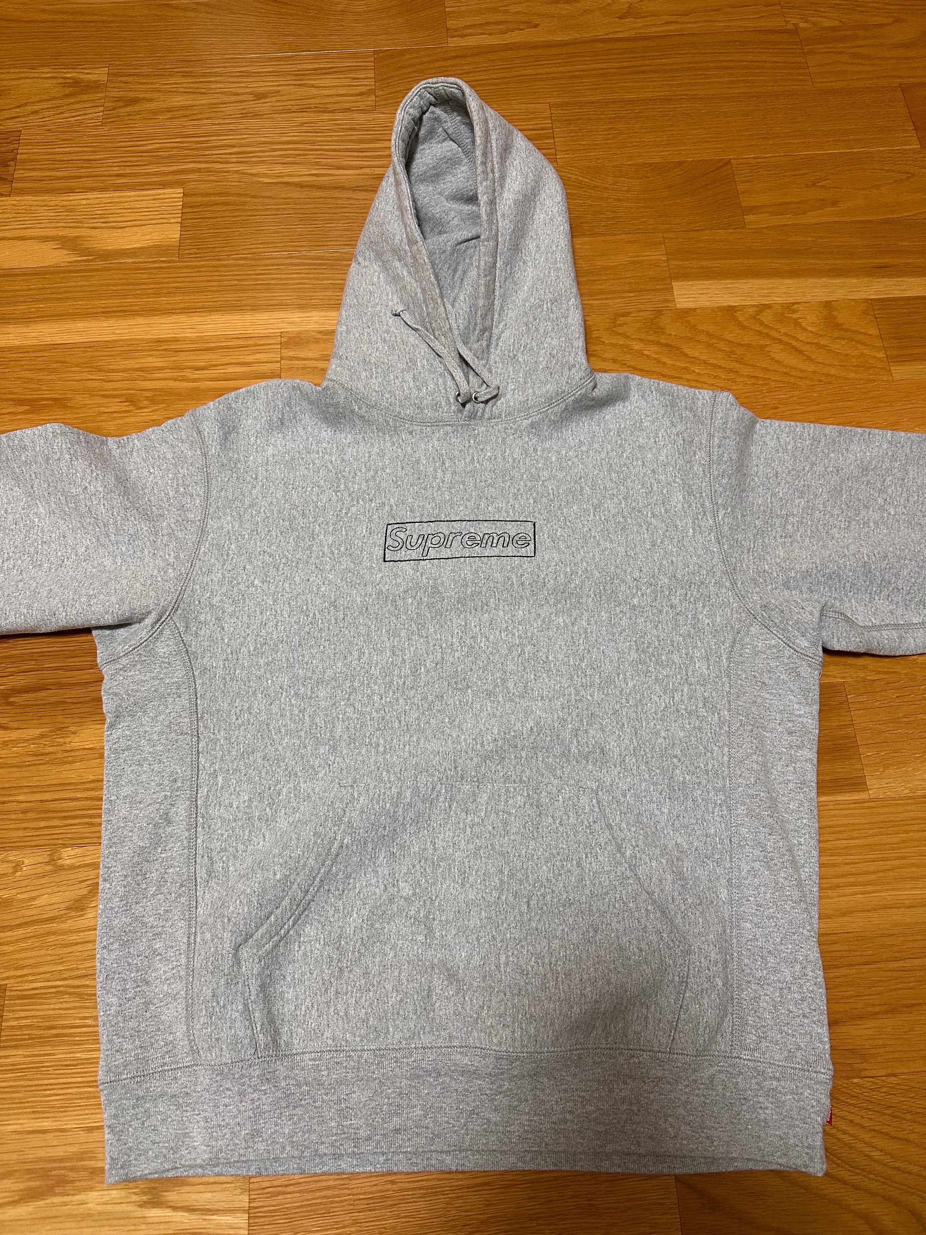 Supreme KAWS Chalk Logo Hooded Sweatshirt "Grey"(2021)