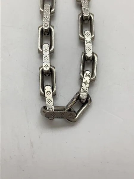 Louis Vuitton Monogram Chain Necklace "Silver"