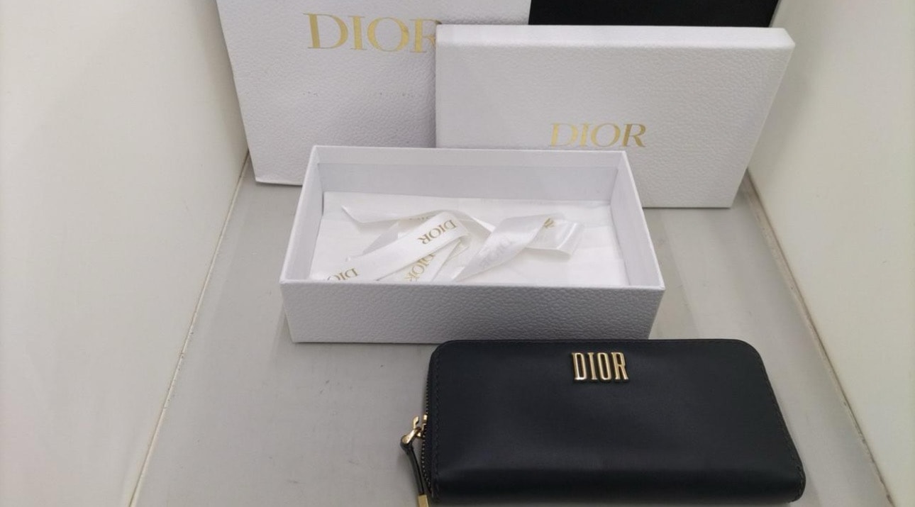 DIOR