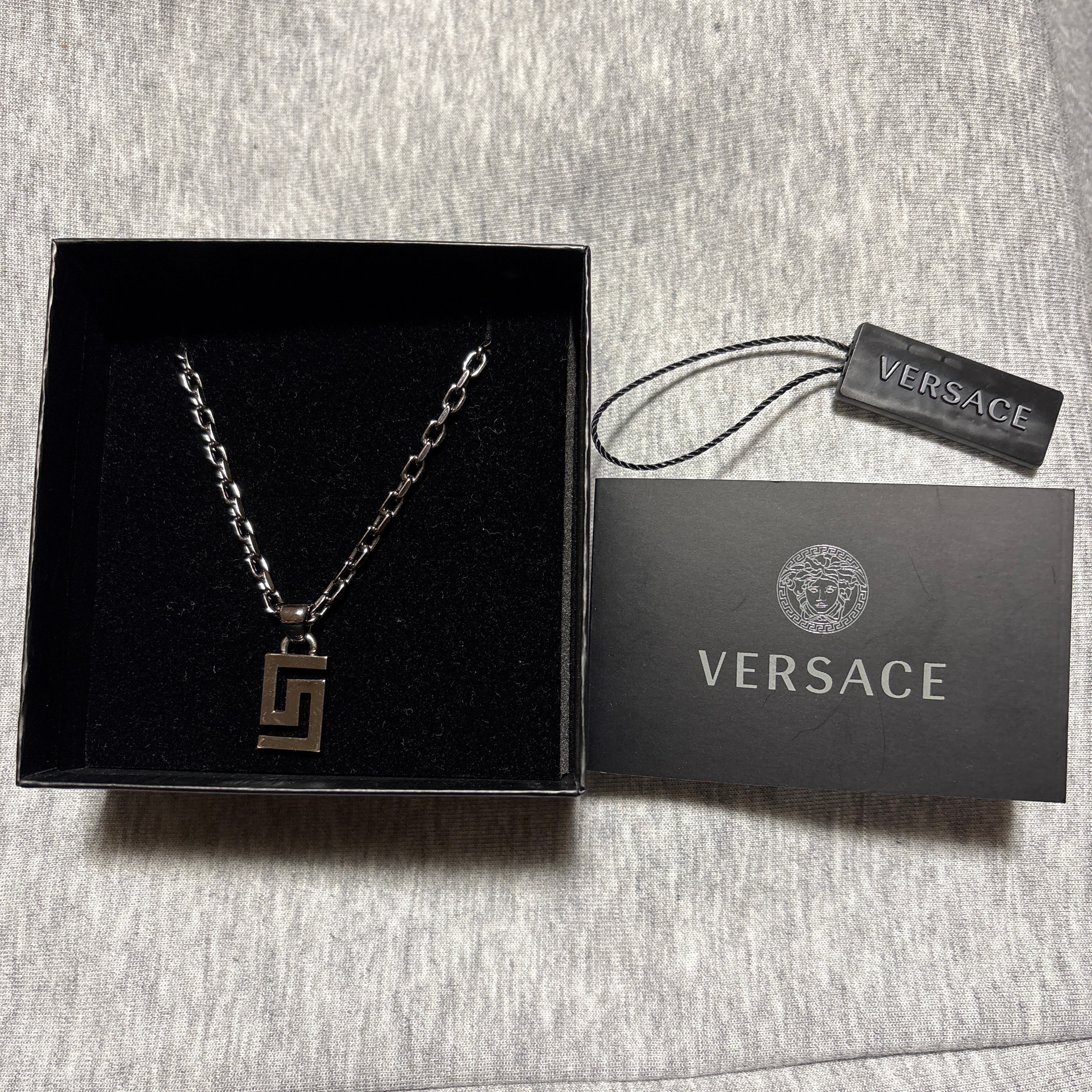 VERSACE ロゴ ネックレス
