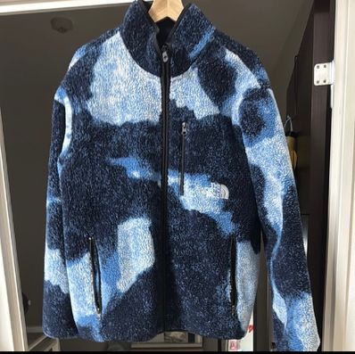 Supreme x The North Face Bleached Denim Print Fleece Jacket "Indigo"