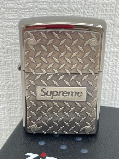 Supreme Diamond Plate Zippo® Supreme Diamond Plate Zippo®