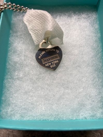 Supreme / Tiffany & Co. Return to Tiffany Heart Tag Pendant "Silver"