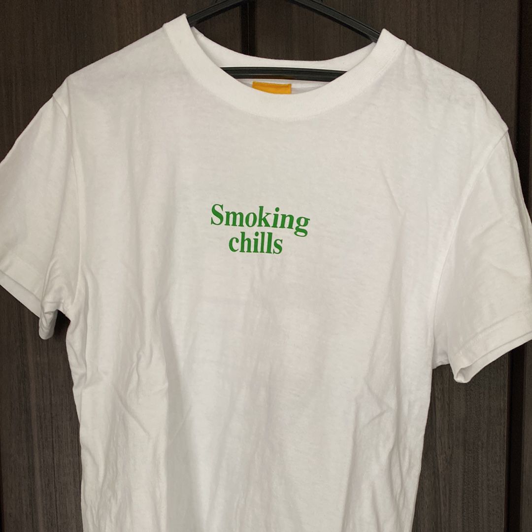 Smoking chills Tシャツ