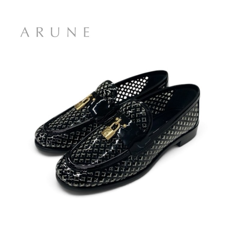 ルイヴィトン LOUIS VUITTON チェスライン モノグラム ローファー 革靴 靴 シューズ パテント ブラック 黒 ゴールド ロゴ パドロック フラットシューズ