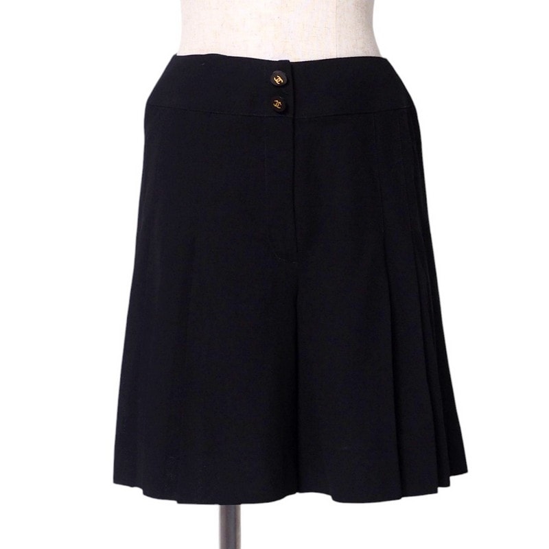 ■美品■CHANEL シャネル ヴィンテージ パンツ サイズ38 ショートパンツ ココマーク CCロゴボタン ウール プリーツ ブラック フランス製 ブランド古着【中古】20241209/RA2551
