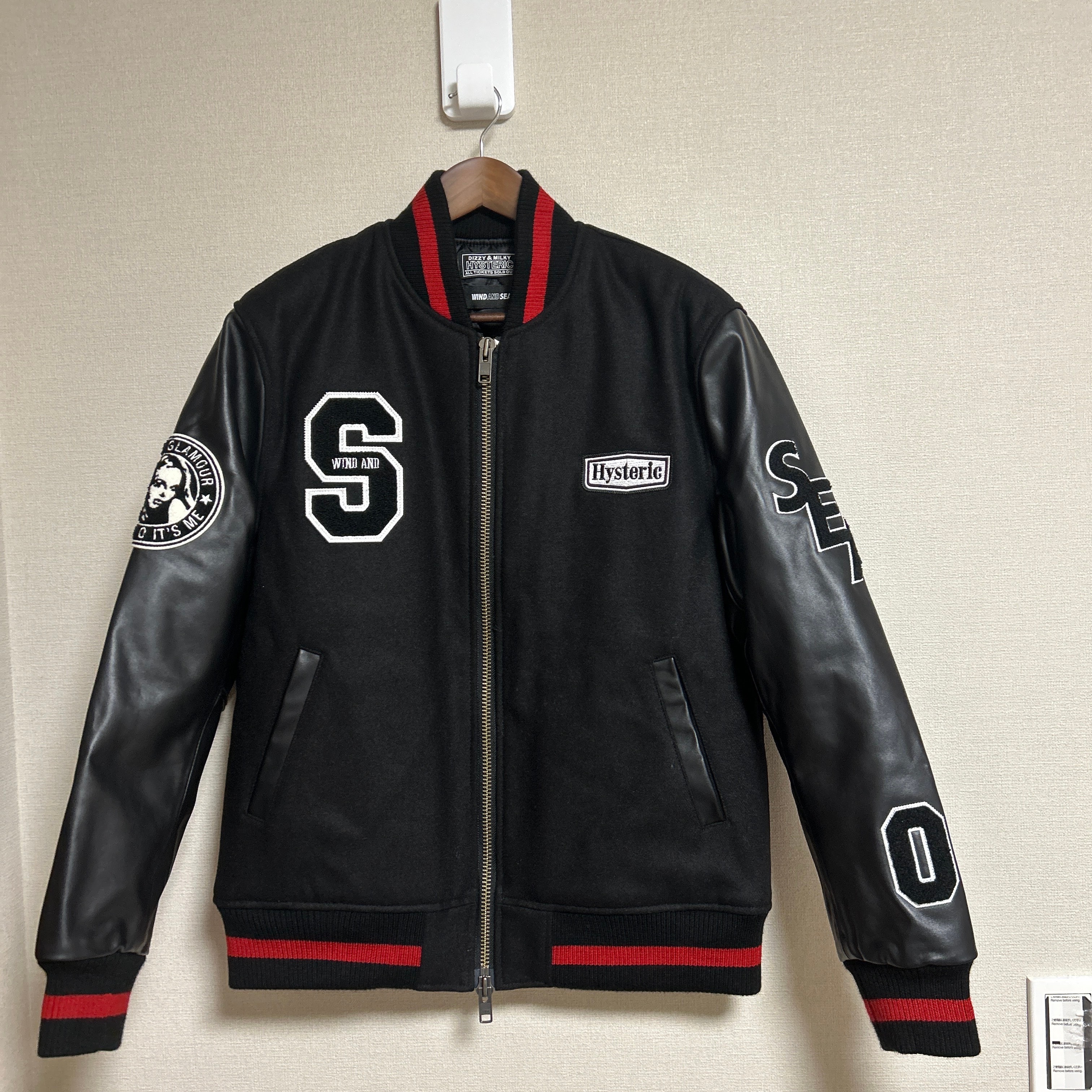 ウィンダンシー x ヒステリックグラマー バーシティ ジャケット "ブラック"