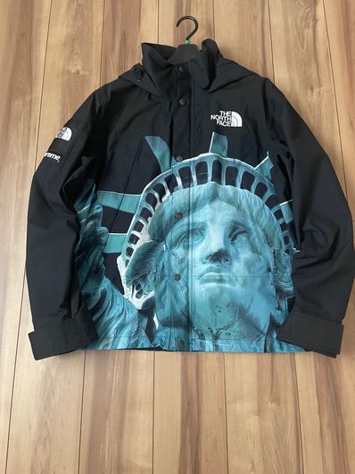 Supreme x The North Face Statue of Liberty Mountain Jacket "Black"