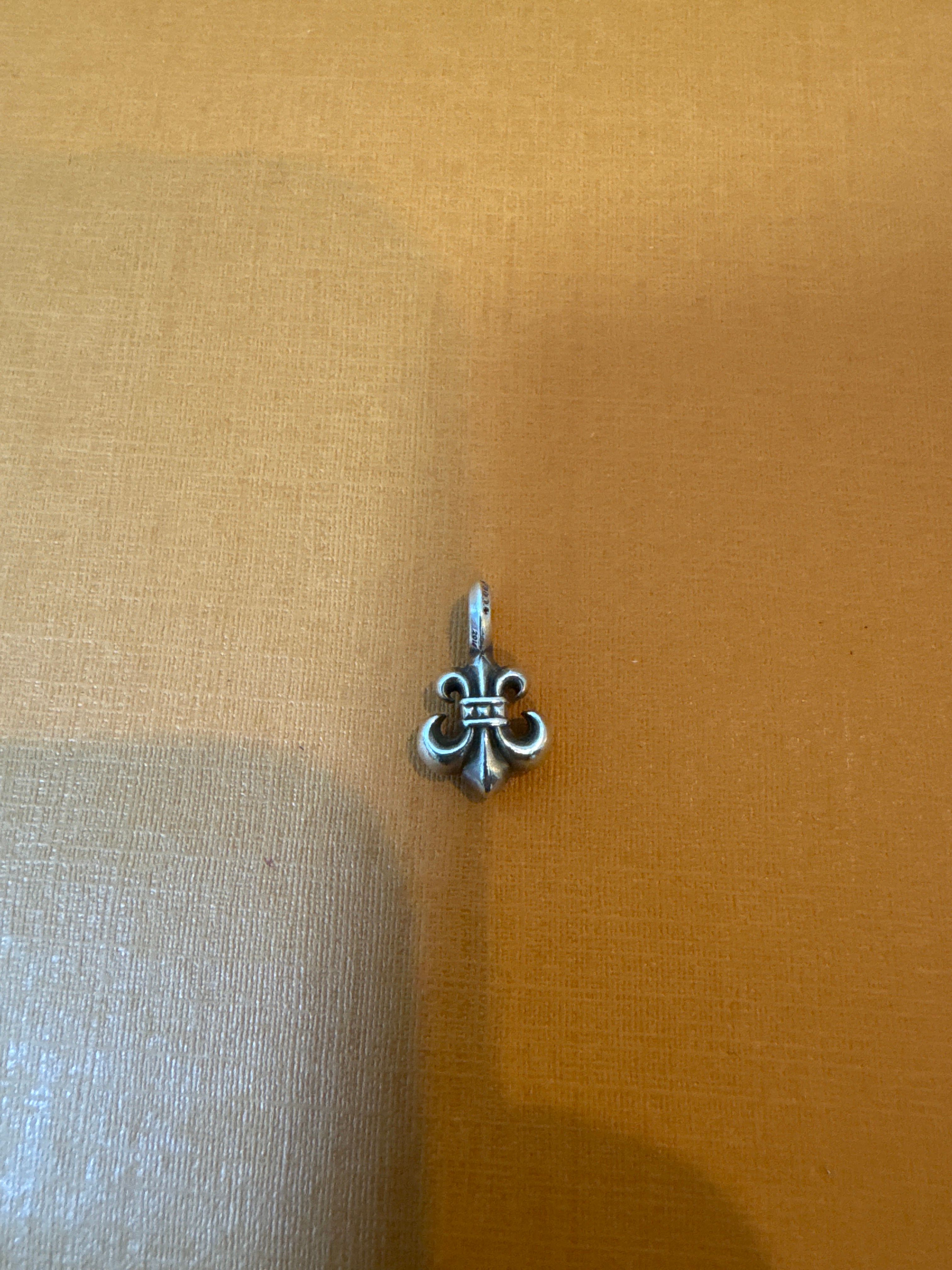 Chrome Hearts #B Stack Charm BS Fleur V2 "Silver"