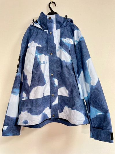 Supreme x The North Face Bleached Denim Print Mountain Jacket "Indigo"