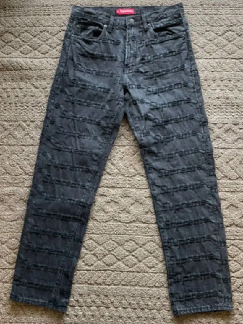 Supreme Frayed Logos Regular Jean "Black"
