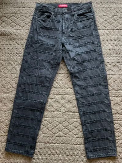 Supreme Frayed Logos Regular Jean "Black"