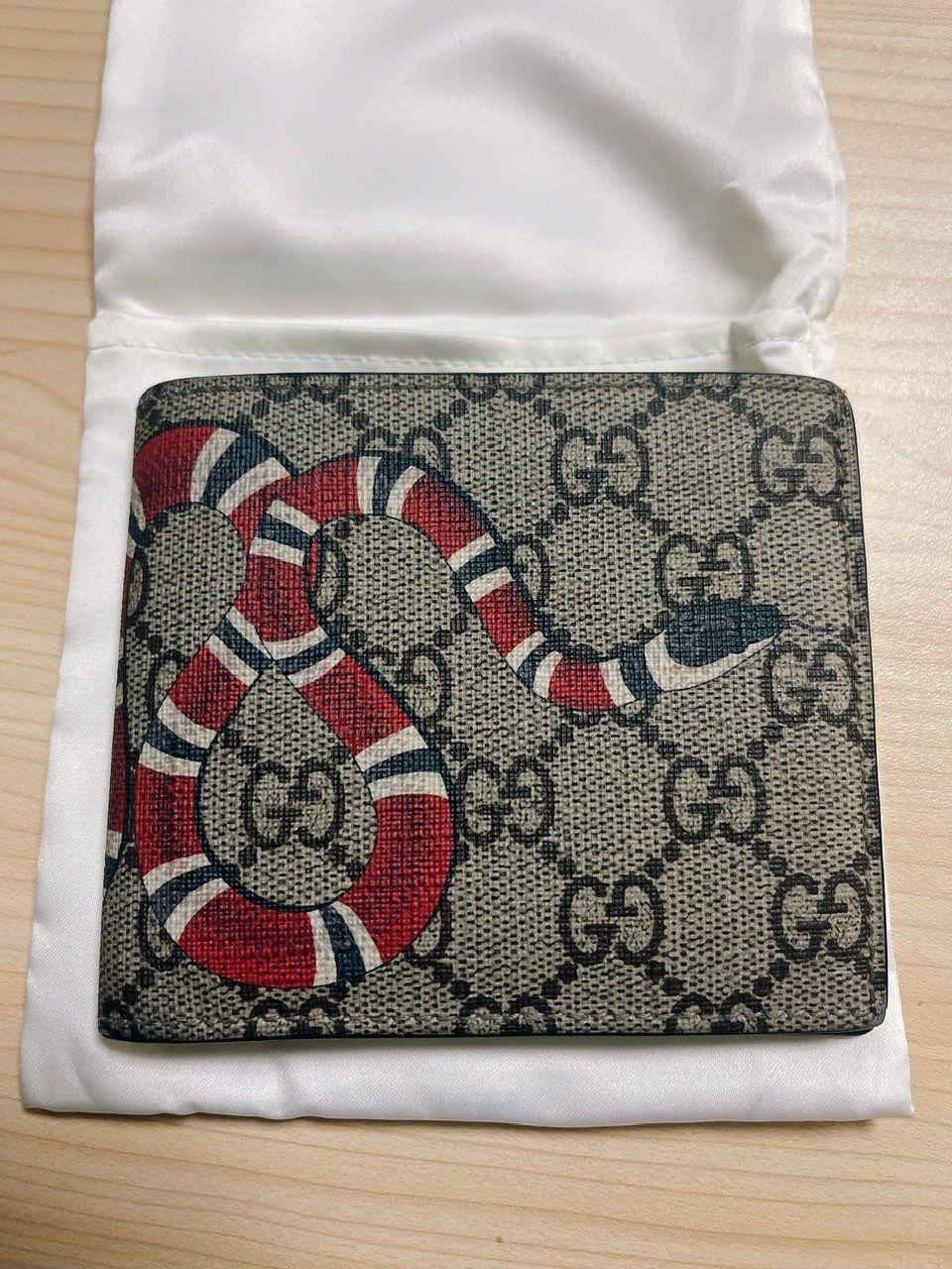 GUCCI Kingsnake Print GG Supreme Coin Wallet "Beige/Ebony"