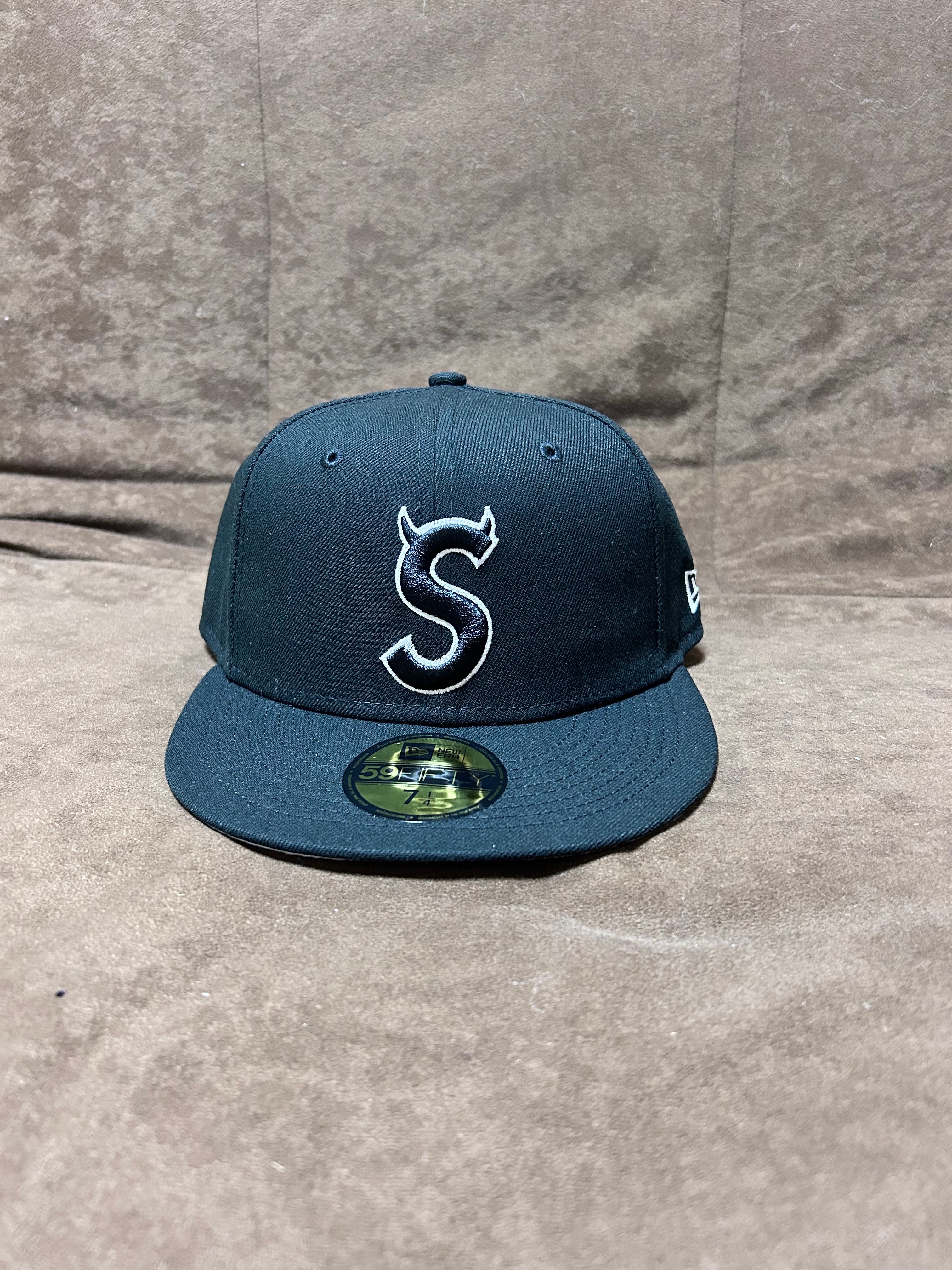 Supreme S Logo New Era "Black" (22FW)