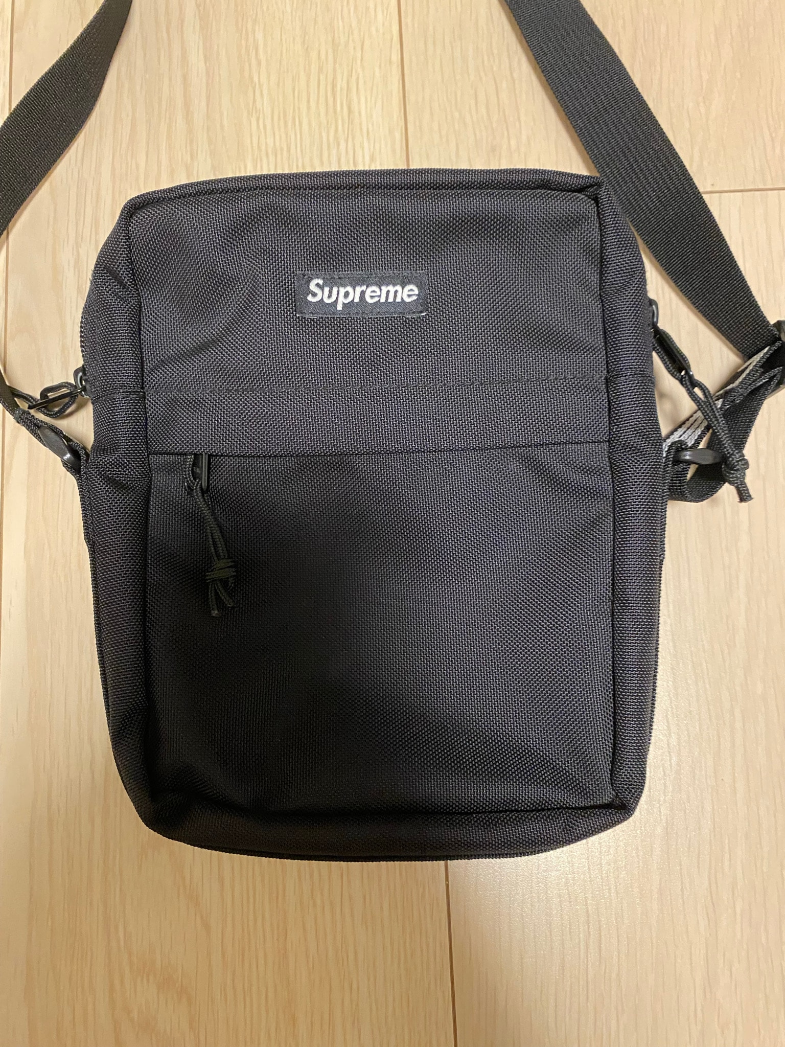 Supreme 18SS Shoulder Bag "Black"