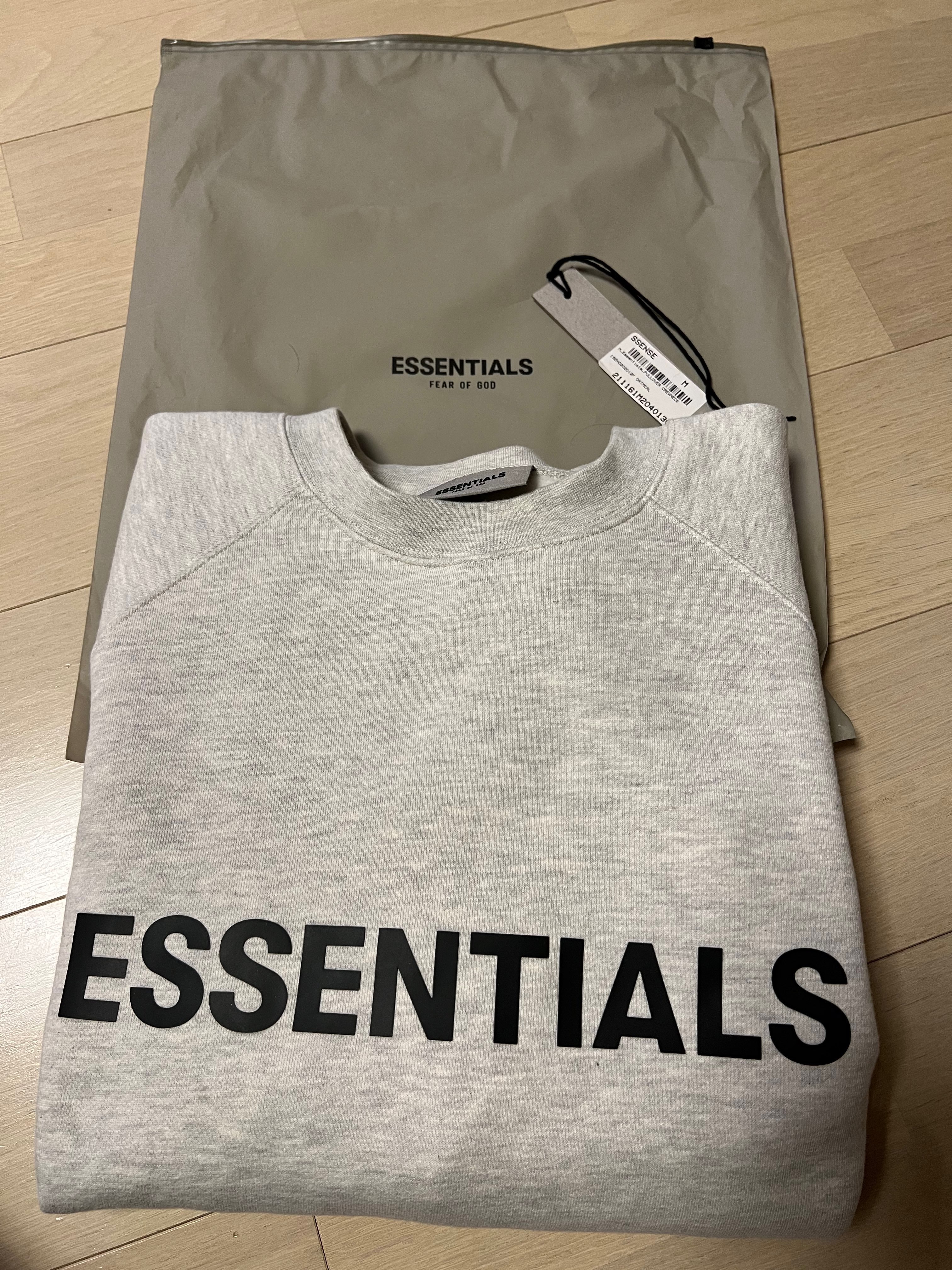 FEAR OF GOD ESSENTIALS 3D Silicon Applique Crewneck "Oatmeal Heather"