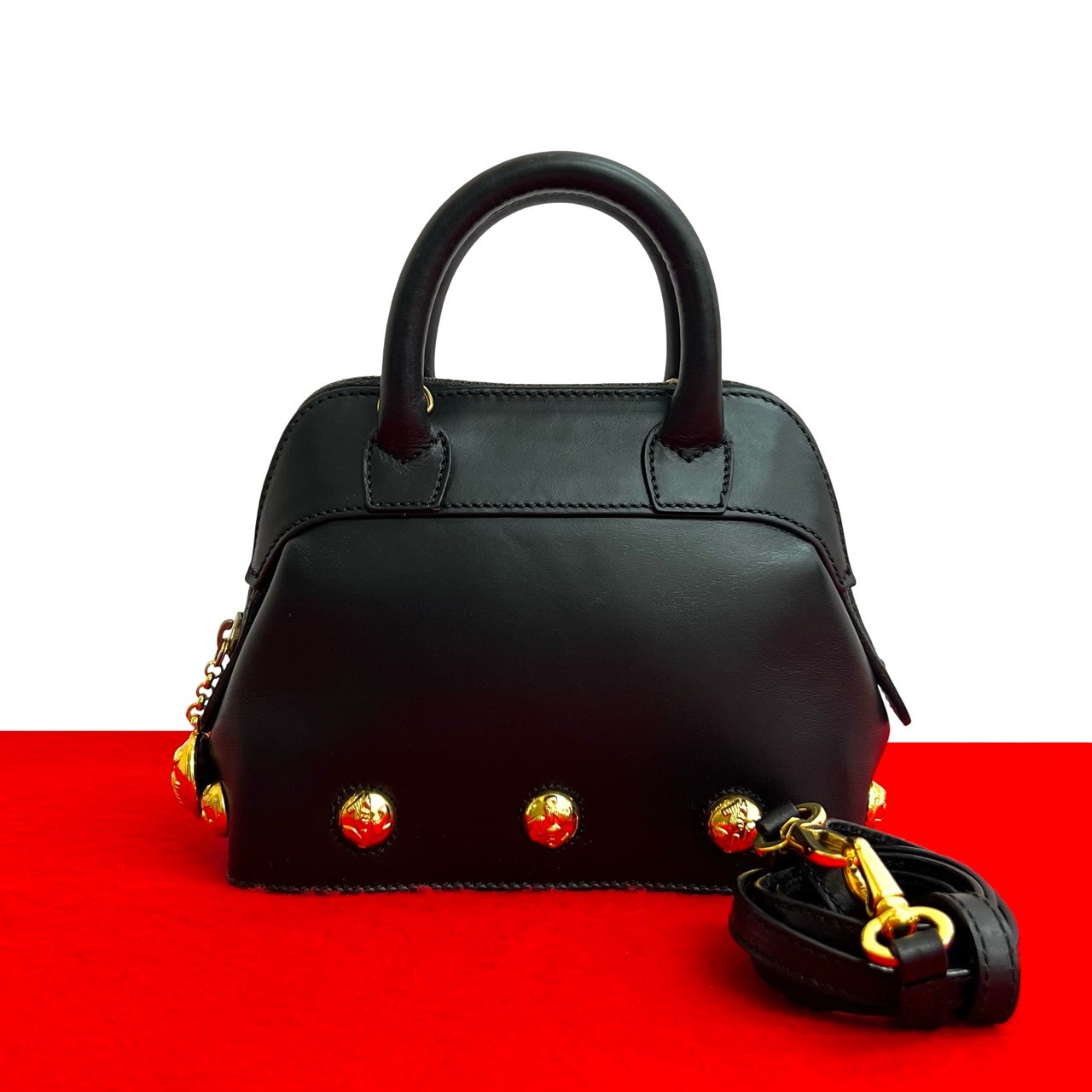 Salvatore Ferragamo サルヴァトーレフェラガモ ハイヒールモチーフ 金具 レザー ショルダーバッグ ブラック
 00936