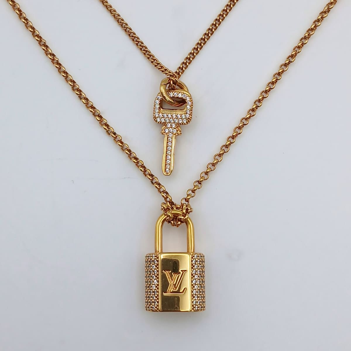 LOUIS VUITTON ルイ・ヴィトン LV パドロック ネックレス M01593 メタル ゴールド  レディース【中古】