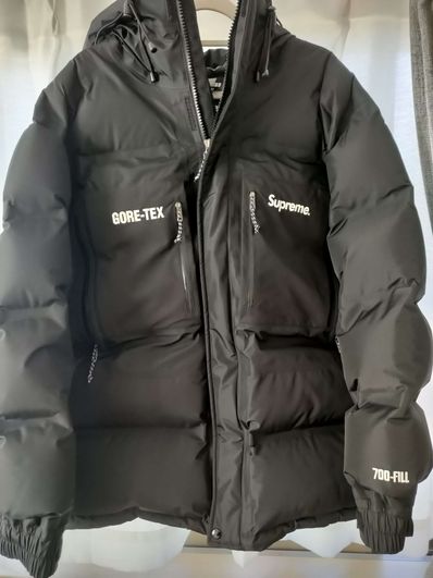 Supreme GORE-TEX 700-Fill Down Parka "Black"