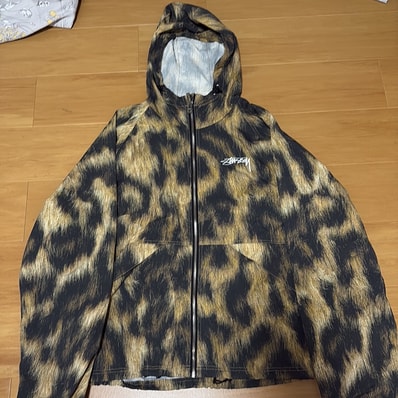 Stussy Beach Shell Fur Print "Brown"