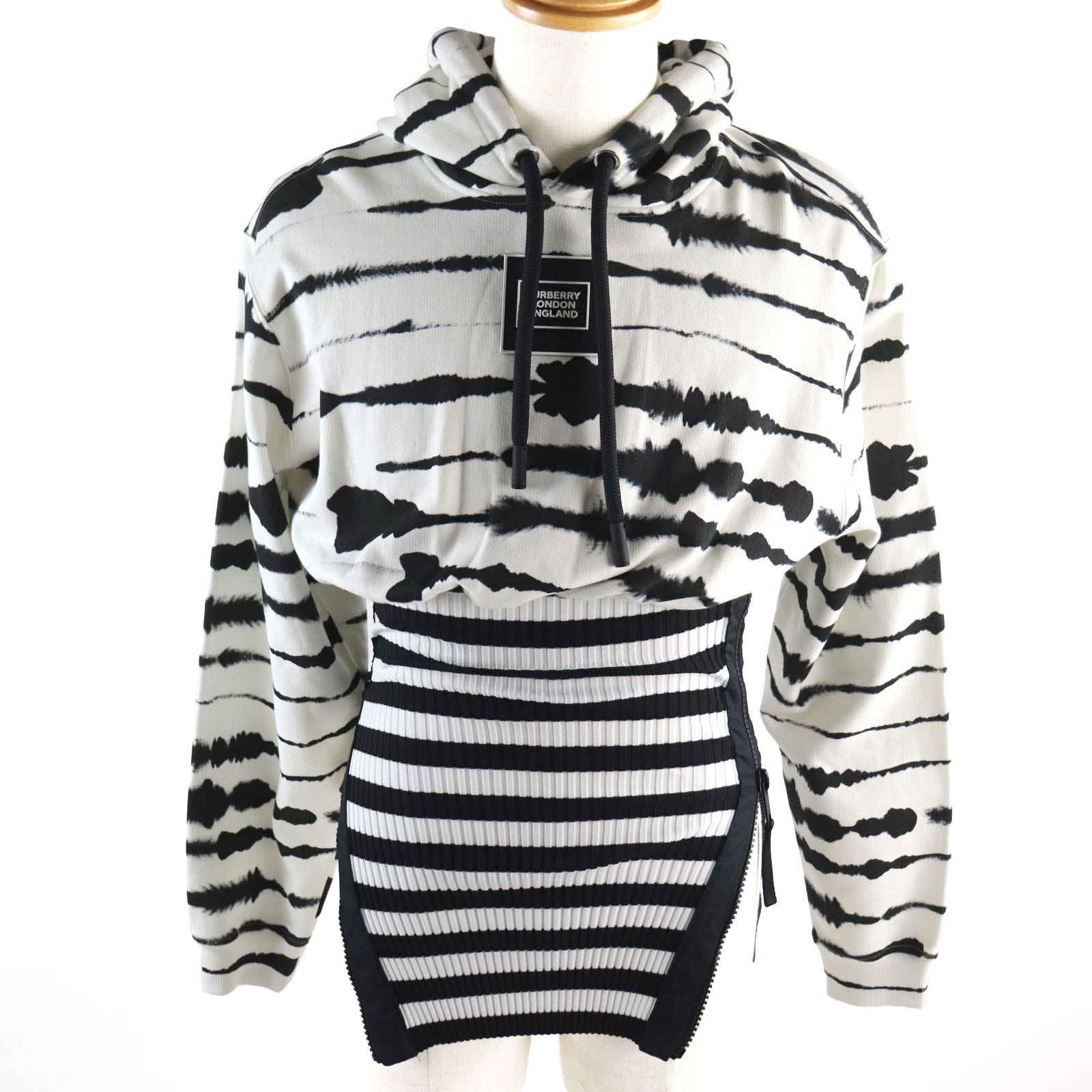 極美品 バーバリー パーカー ホワイト XS 4563724