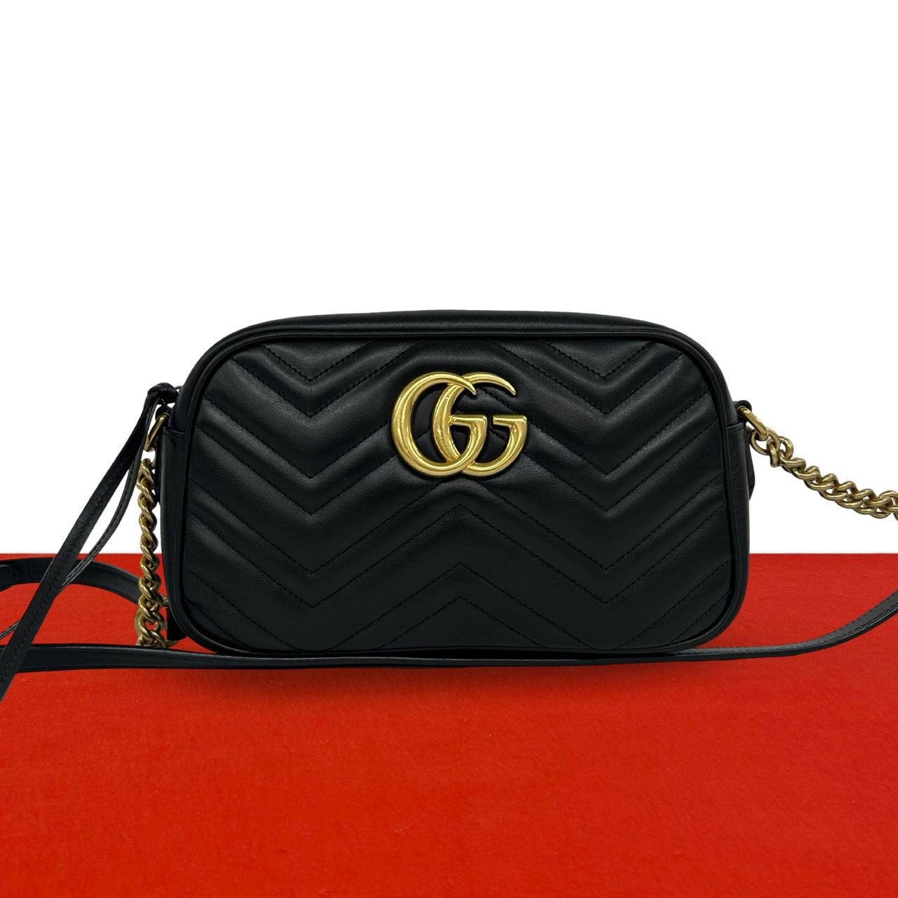 GUCCI グッチ GGマーモント ロゴ 金具 キルティング レザー ショルダーバッグ ブラック
 77989
