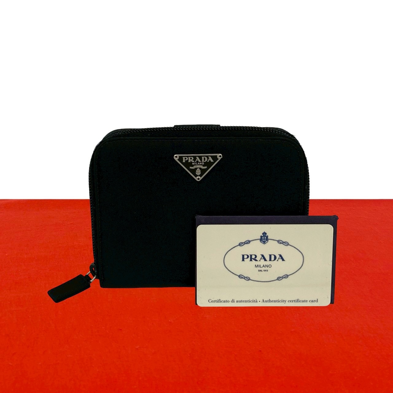PRADA プラダ 三角ロゴ 金具 レザー ナイロン 二つ折り財布 ブラック
28826