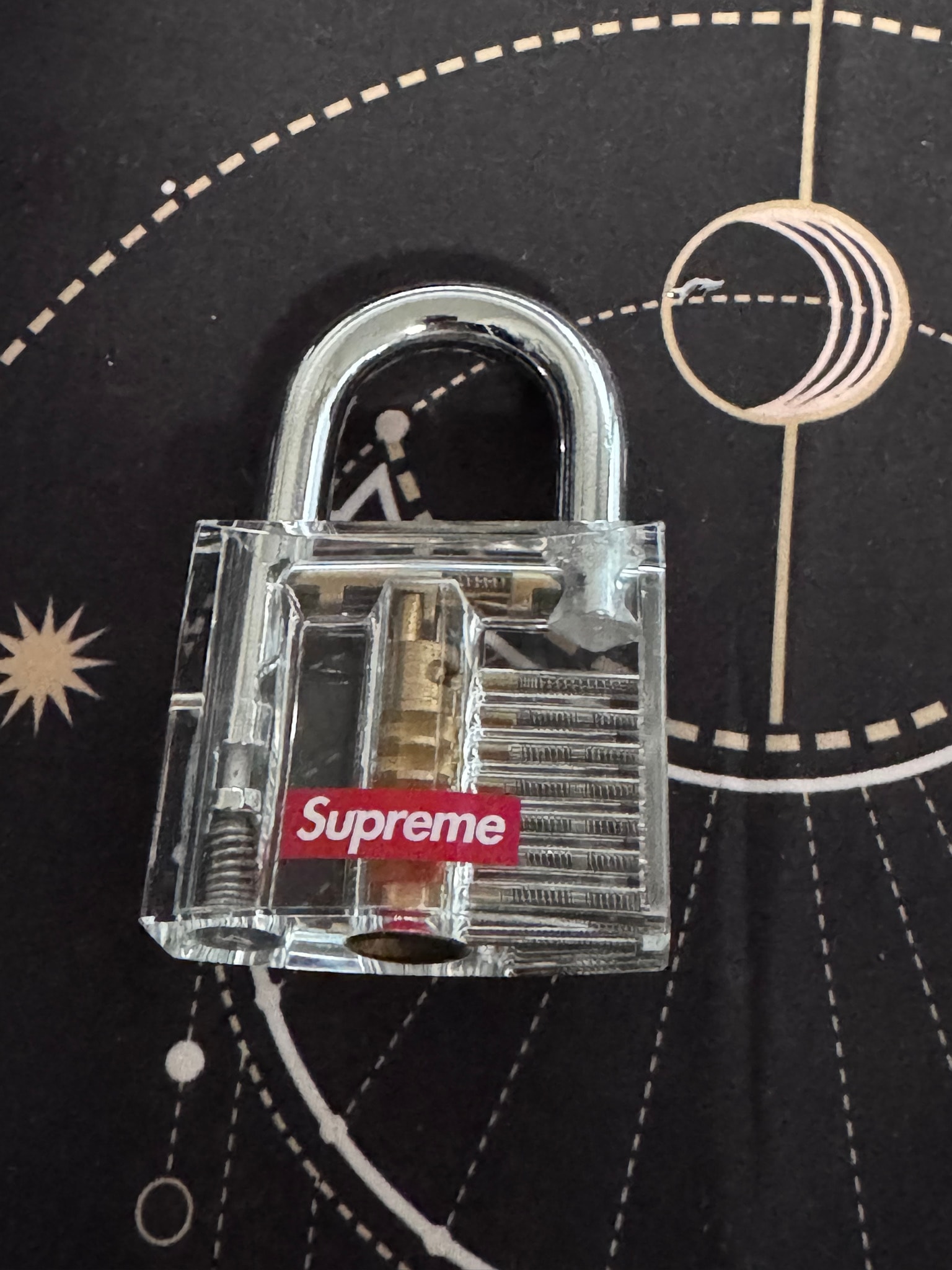 supremeの錠 ロックキー