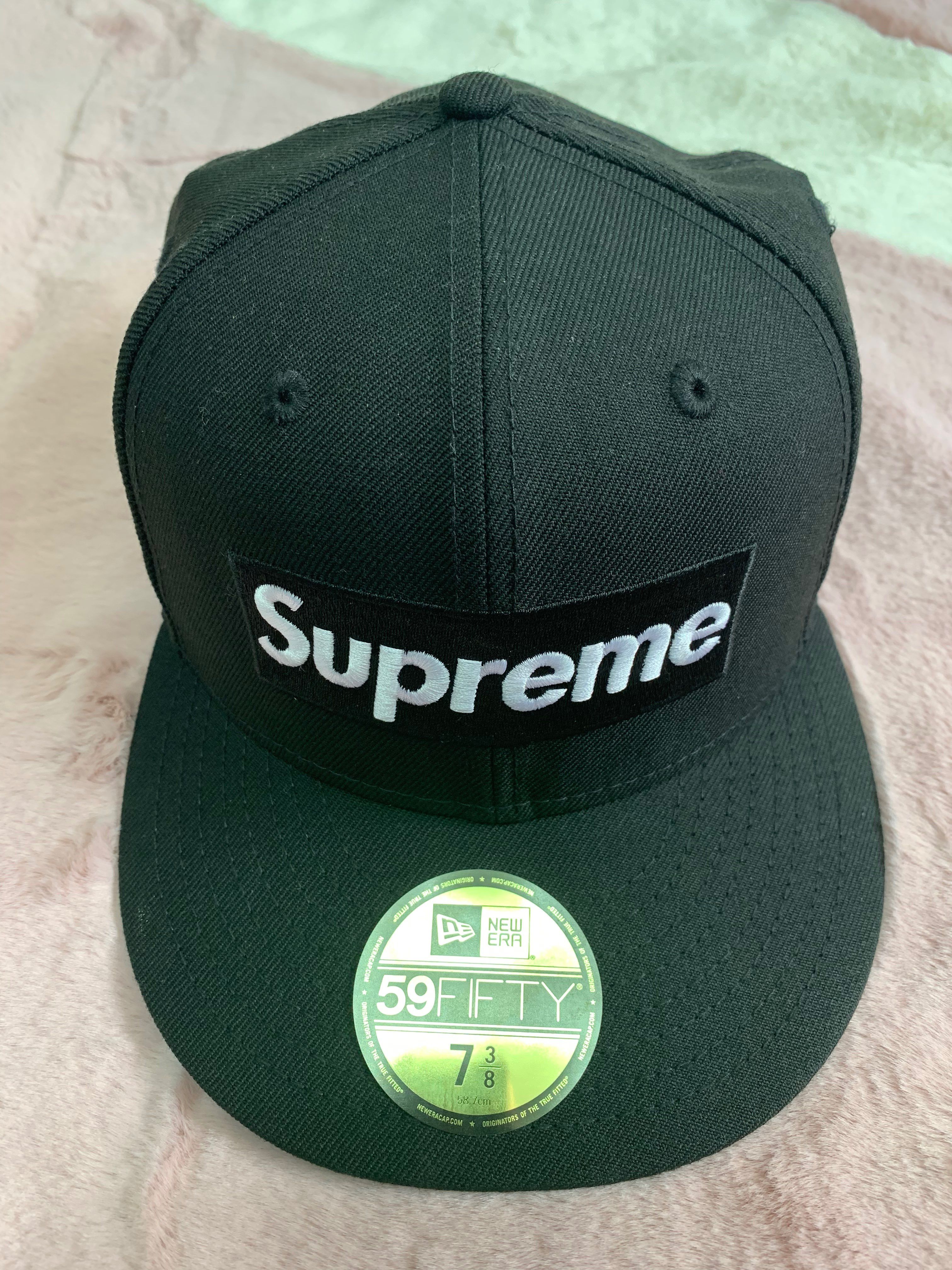 Supreme World Famous Box Logo New Era® "Black"