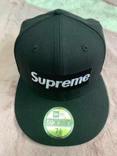 Supreme World Famous Box Logo New Era® "Black"