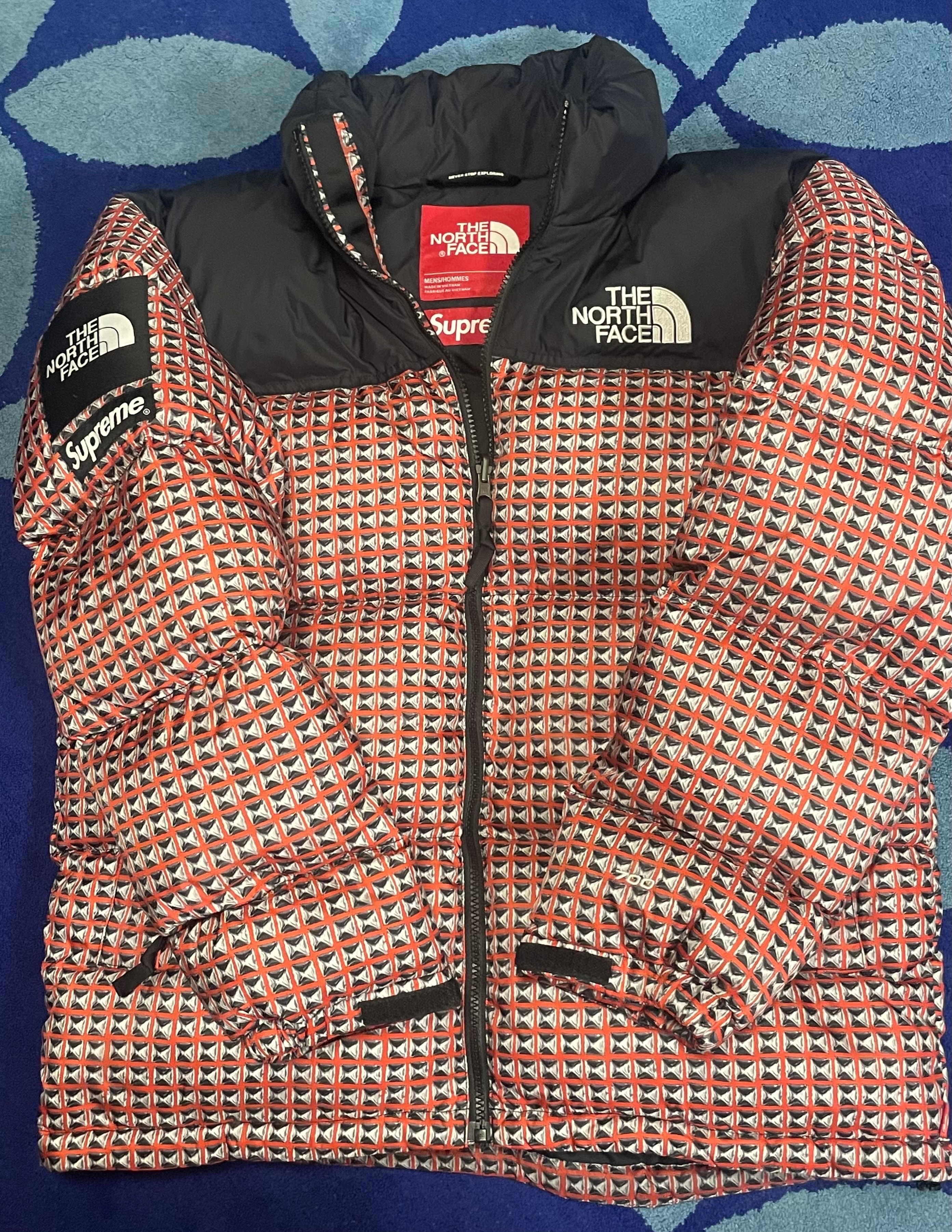 シュプリーム ザノース フェイス スタッズ ヌプシ ジャケット "レッド"