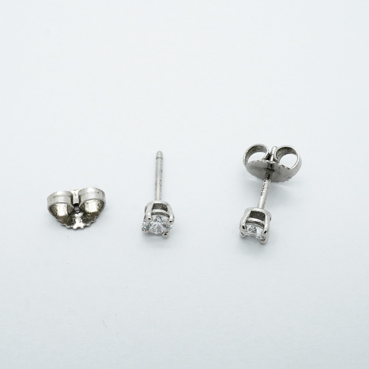 C (やや傷や汚れあり)】【6jib0441】ティファニー ピアス ソリティア