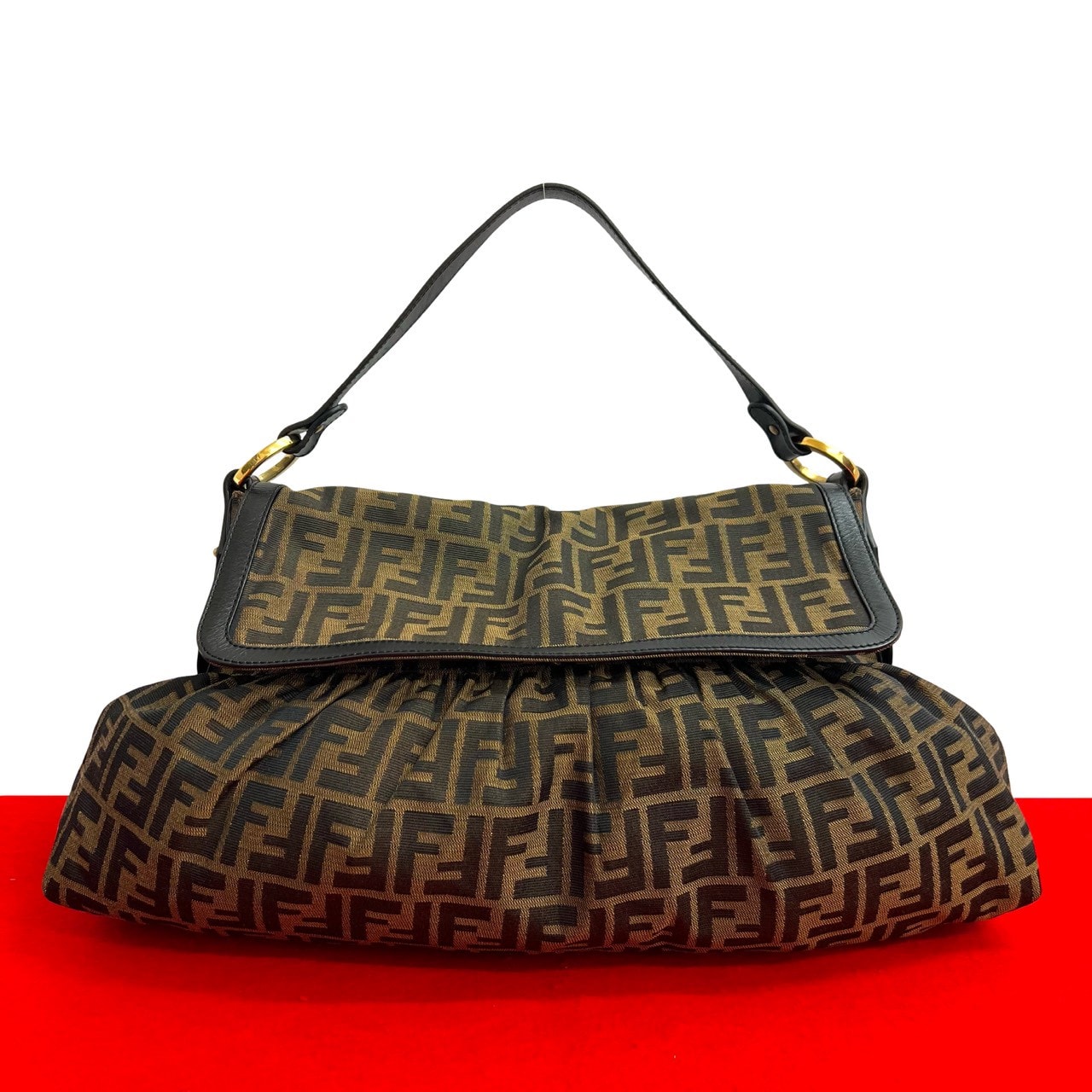 FENDI フェンディ ズッカ FF 柄 レザー キャンバス ショルダーバッグ ブラウン
 22251