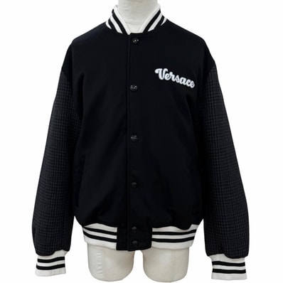 極美品 ヴェルサーチ スタジャン ブラック メンズ 48 1014374