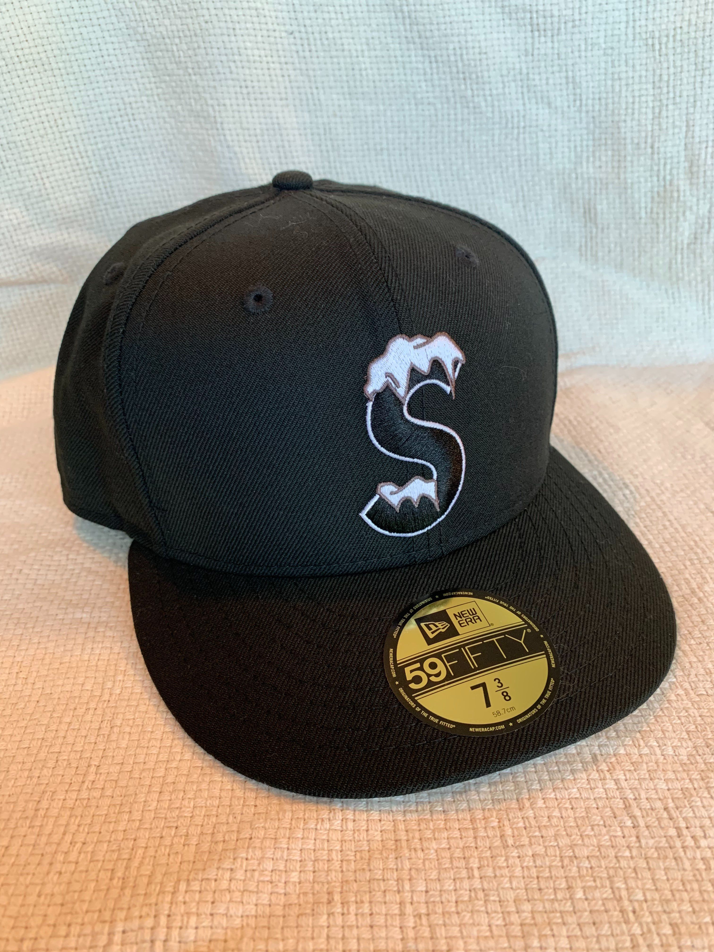 Supreme S Logo New Era® "Black" (20FW)