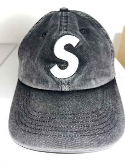 Supreme Pigment Print S Logo 6-Panel "Black"