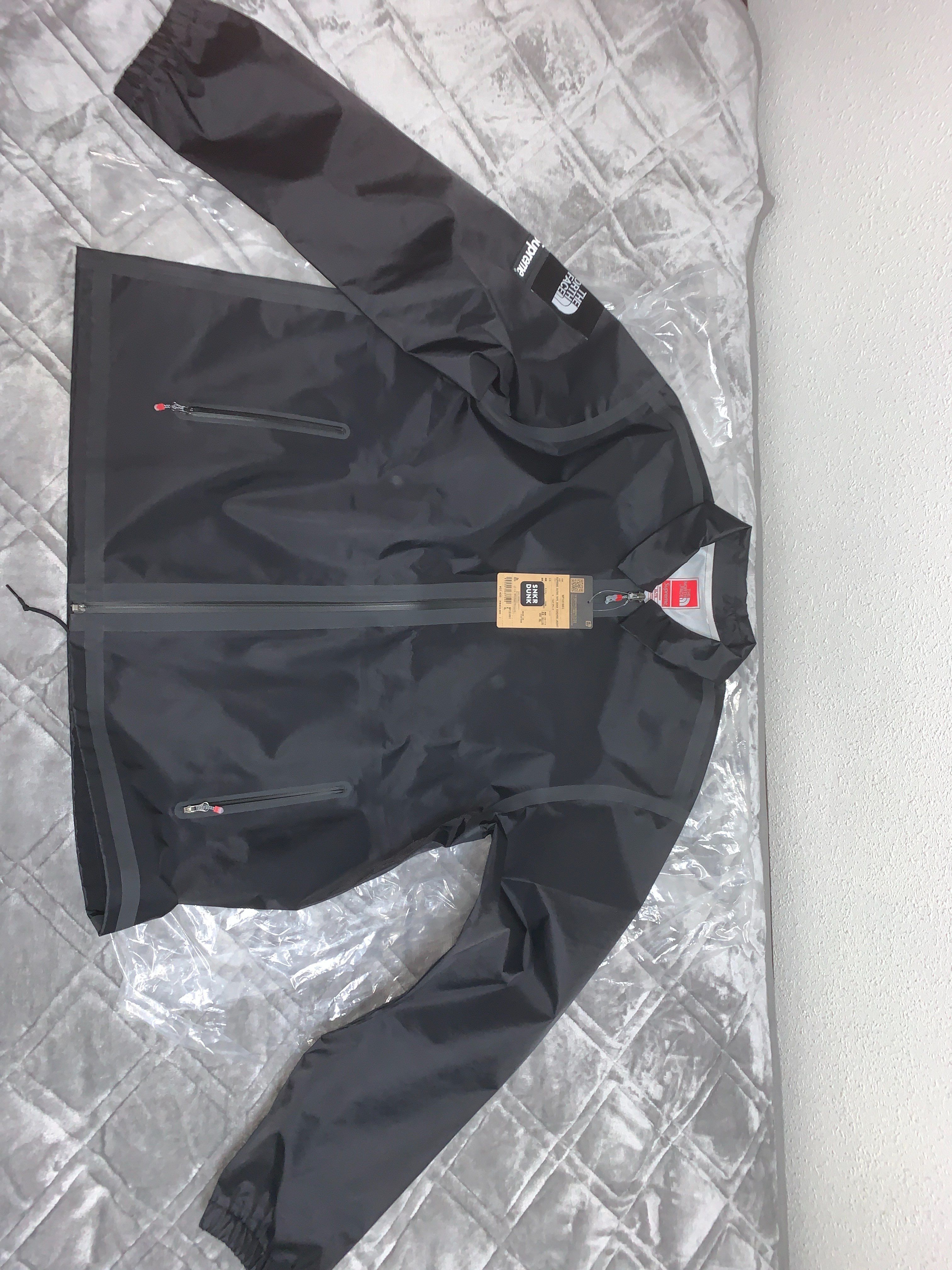 Supreme x The North Face Summit Series Outer Tape Seam Coaches Jacket "Black"
