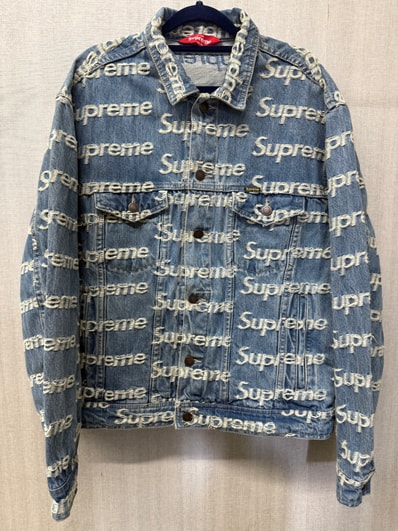 Supreme Frayed Logos Denim Trucker Jacket "Blue"